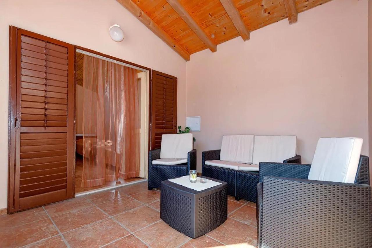 Holiday House With A Parking Space Svirce, Hvar - 17682 Vrbanj Esterno foto